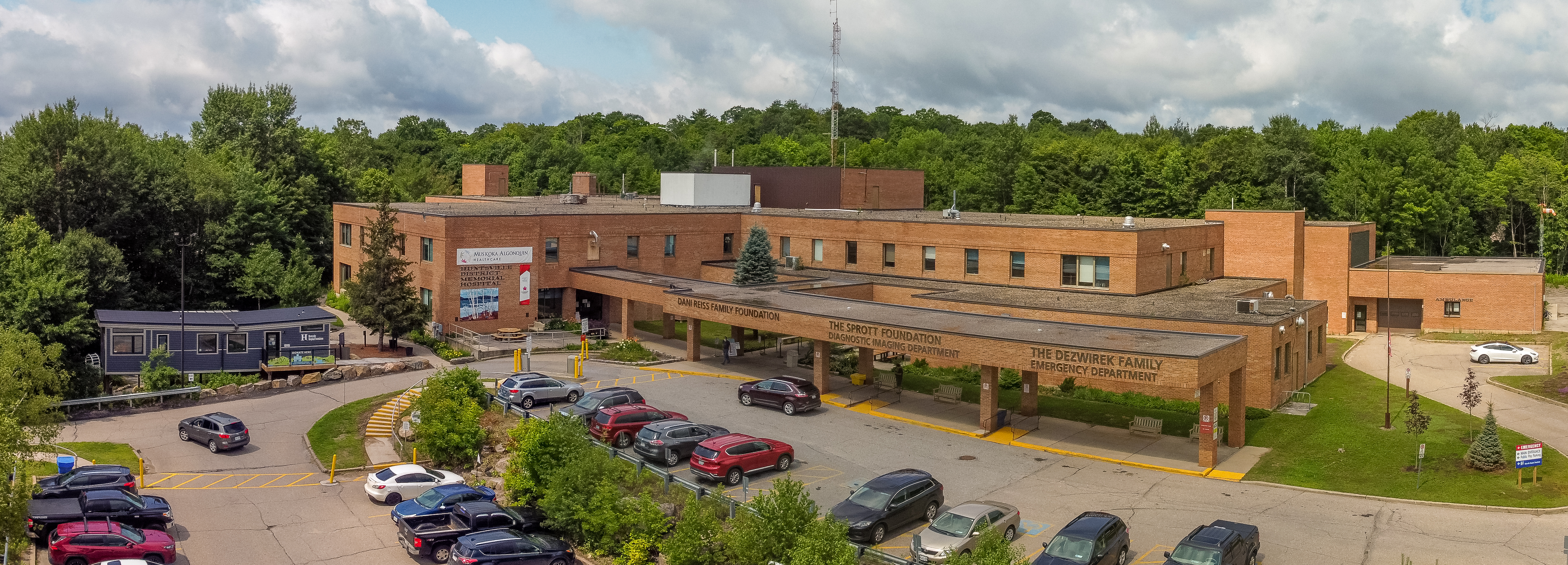 Front exterior of Huntsville District Memorial Hospital